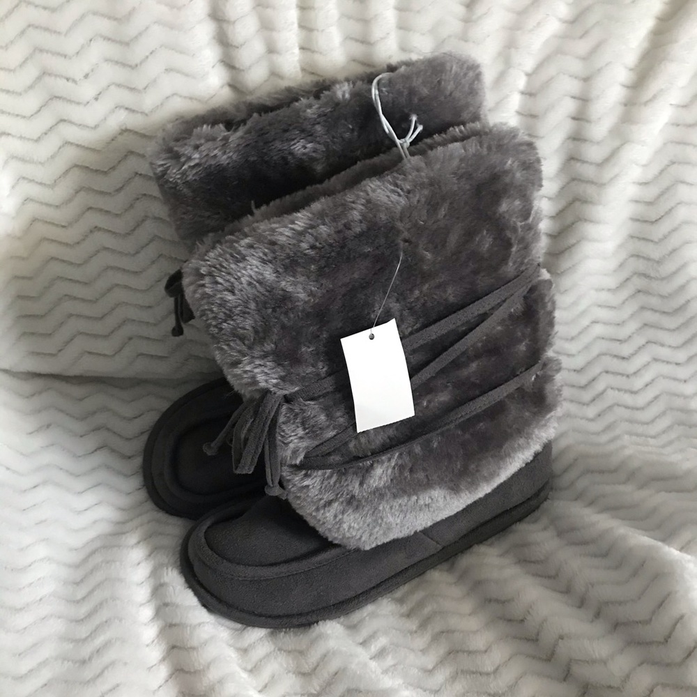 Grey boots
